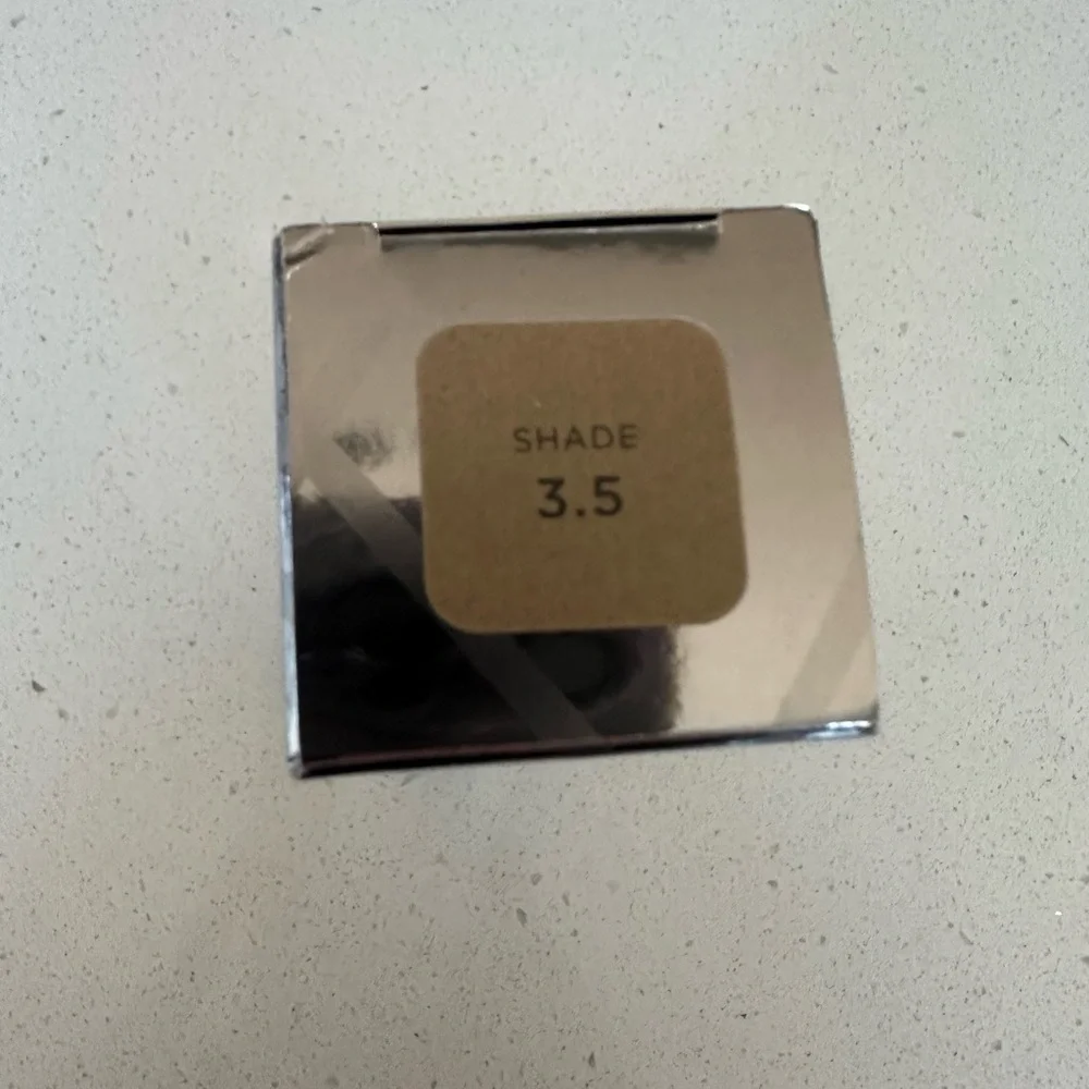 Urban Decay Shade 3.5 Foundation in Silver Box - Picture 2 of 3